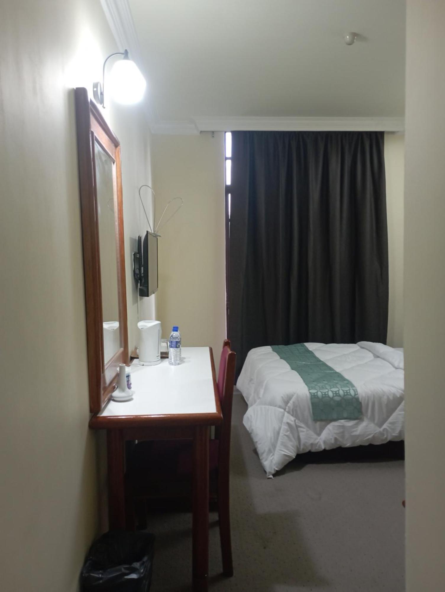 Suria Hotel Sdn Bhd Kota Bahru Luaran gambar
